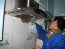 查驗器材的油道是不是暢順和蝸殼上的密封墊