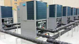 電機(jī)溫升過(guò)高。由于全封閉式制冷壓縮機(jī)的電機(jī)是根據(jù)回氣來(lái)制冷的