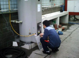 風機緊定螺釘松脫,拆換風機電容。