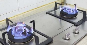 燃爆:天然氣與氣體混和后的大幅度燃燒狀況,這時燃燒火苗大多數(shù)