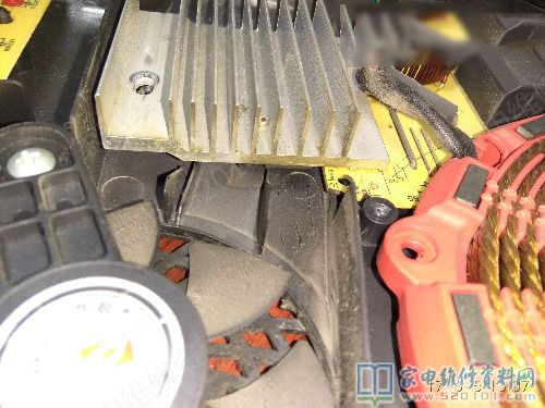 軸流式風機卻干了離心通風機的風道