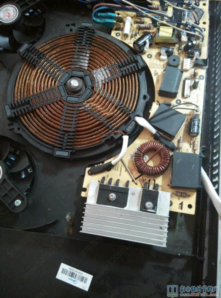 美的RT2112觸摸屏電磁爐,原常見故障插電無反映,仿佛不插
