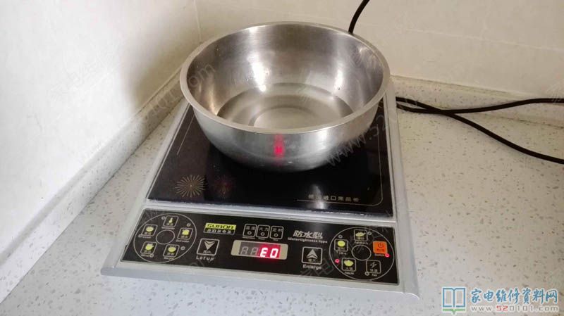 蘇泊爾電磁爐,啟動表明E0,警報不加熱,查驗三壓一切正常,三