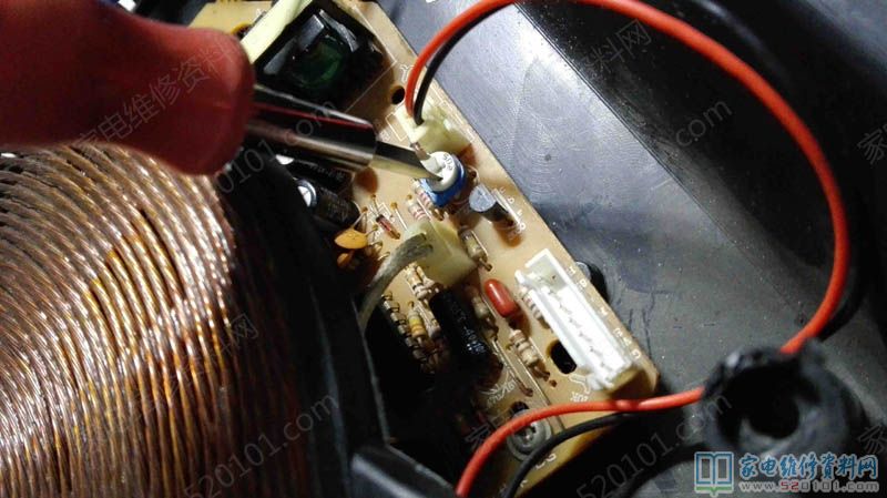 蘇泊爾電磁爐,啟動表明E0,警報不加熱,查驗三壓一切正常,三