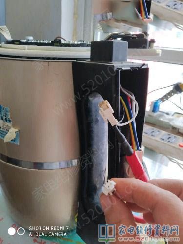 電動機加溫一切正常,進水試機,加溫三分鐘后E1
