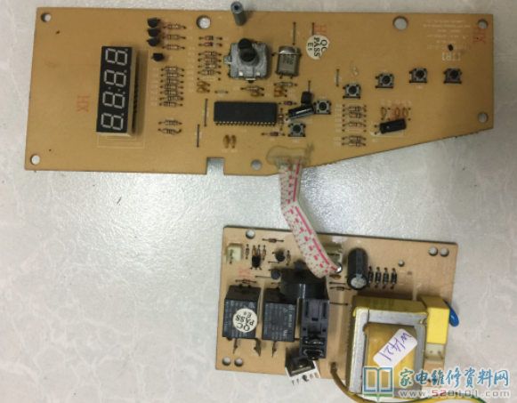 東菱電腦上式微波爐加熱工作中時風機轉盤電機照明燈不工作