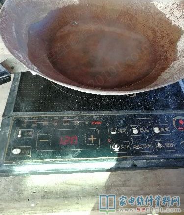 電磁爐不插電了,拆下來機殼查驗發(fā)覺保險絲管早已燒毀了