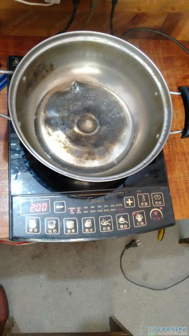 美的SK2105電滋爐,客戶說不插電,拆卸精確測量電源插頭有