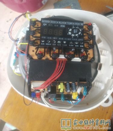 接修一臺美的電高壓鍋,常見故障主要表現為不加溫