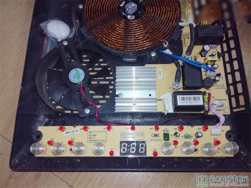 蘇泊爾觸碰鍵電滋爐,外型很新,常見故障