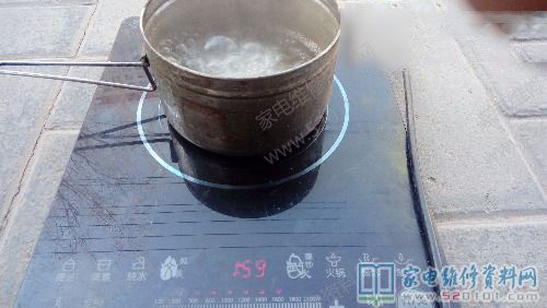 拆殼發覺5uF電容康銅絲虛焊,告之客戶花費讓中午取機