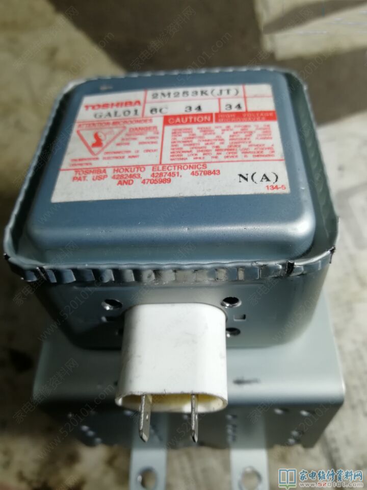 接修一臺微波爐,常見故障主要表現為不加溫