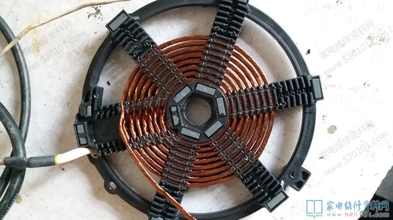 接修一臺美的電滋爐,常見故障主要表現(xiàn)為不加熱,開機(jī)檢測因此作