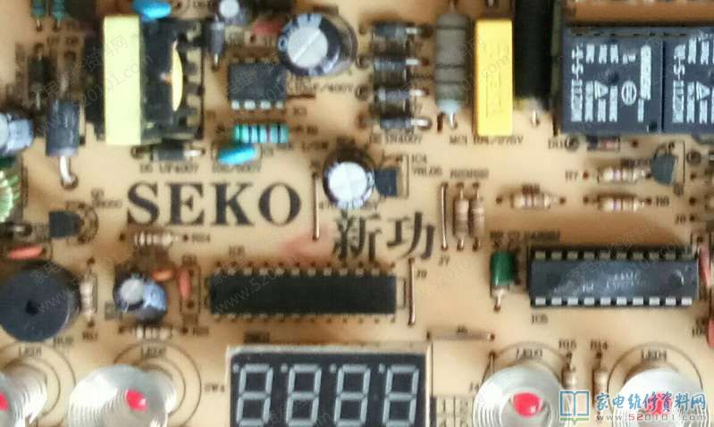 新功T13智能化電燒水壺,故障主要表現(xiàn)為通電開關(guān)電源燈亮了