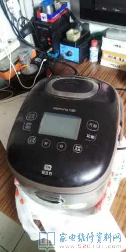 九陽磁立方米電飯鍋,常見故障是上蓋里感應器的二根線斷掉,拆卸