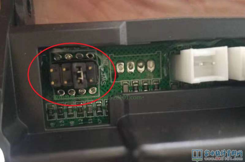 開啟領頭后電熱水器無離心風機聲無打火聲,拆卸控制面板測水流感