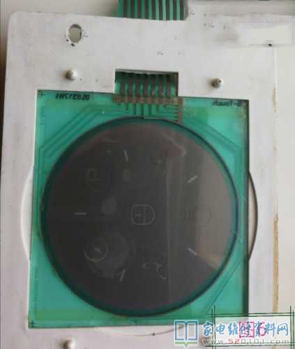自己家的伊萊克斯ES01抽煙機用了十多年了,它是與訂制的廚房