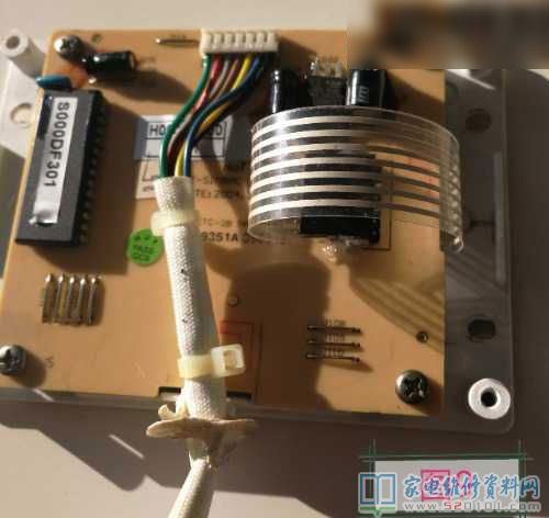 自己家的伊萊克斯ES01抽煙機用了十多年了,它是與訂制的廚房