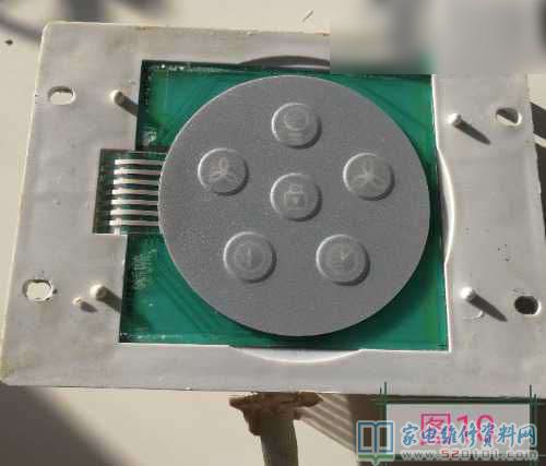 自己家的伊萊克斯ES01抽煙機用了十多年了,它是與訂制的廚房