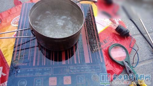 接修一臺電滋爐,客戶說在應用全過程中“啪”的一聲,家中空開跳