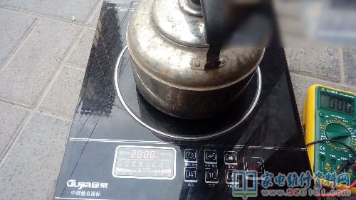 插電無源蜂鳴器不響,面板無屏顯,換7805鍵入端電容器故障不