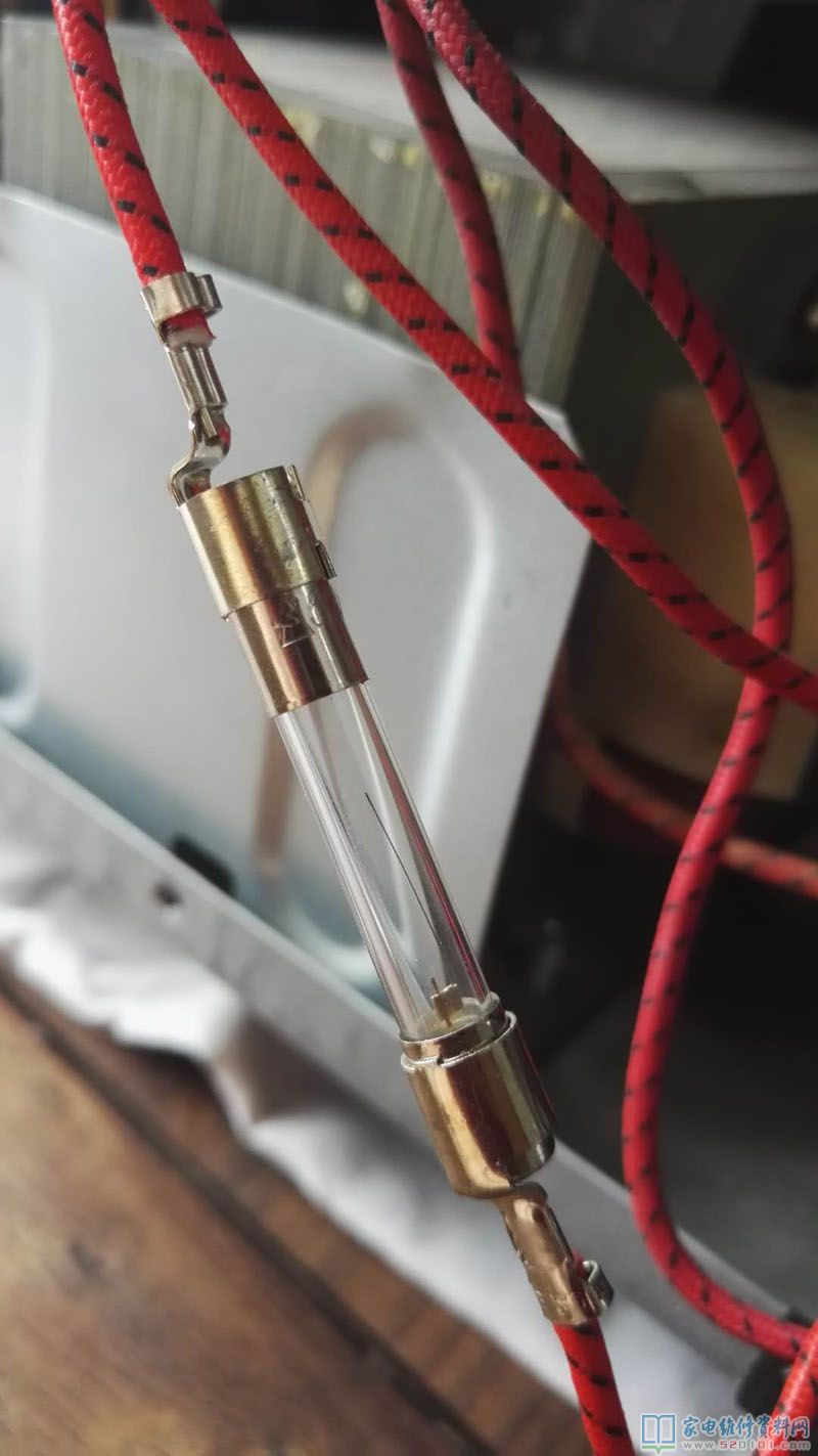 格蘭仕微波爐,開機后燈亮了,設置時間,輕按運行全是沒問題的,