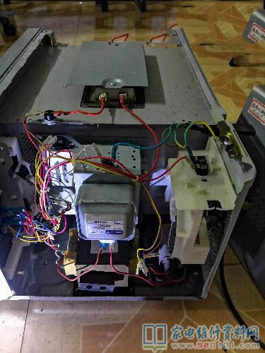 沒有高倍放大鏡用手機照相功能方式后見到電磁線圈上一處早已斷了