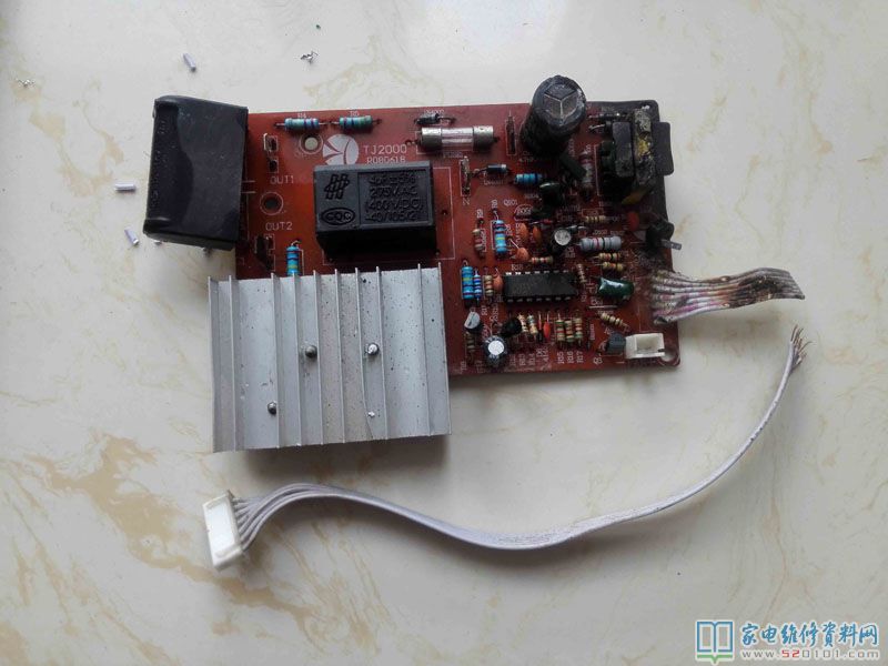 接修一臺仿冒觸碰電滋爐,插電無反映。從外邊看還挺新的,拆卸一