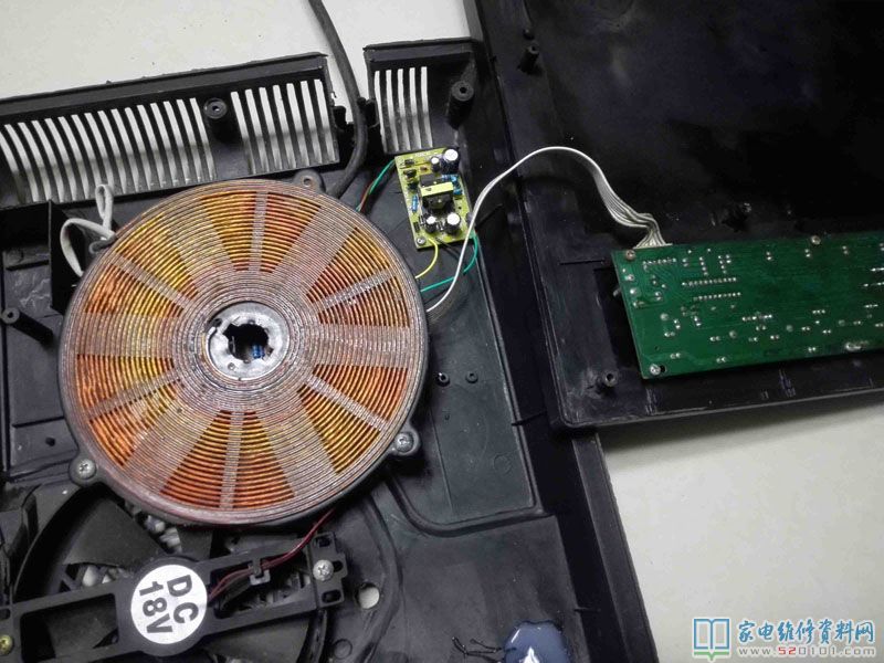 接修一臺仿冒觸碰電滋爐,插電無反映。從外邊看還挺新的,拆卸一