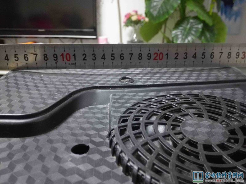 接修一臺仿冒觸碰電滋爐,插電無反映。從外邊看還挺新的,拆卸一