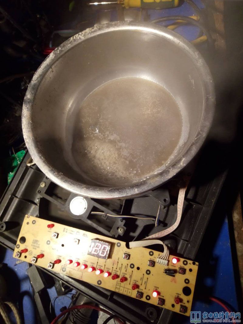 板電容生銹 8200換后異常 發覺康銅絲脫焊 聽到有打火的聲