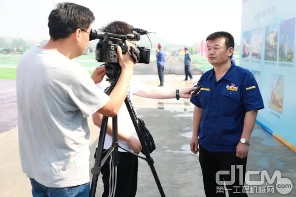 徐工消防總經理、黨委書記李前進接受媒體采訪
